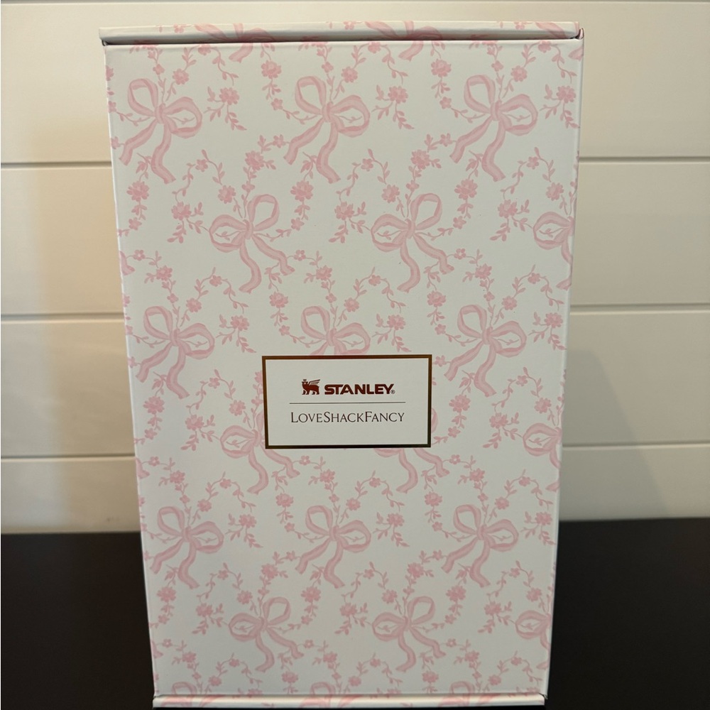 BRAND NEW Stanley x LoveShackFancy Holiday Pink Bow Design Tumbler